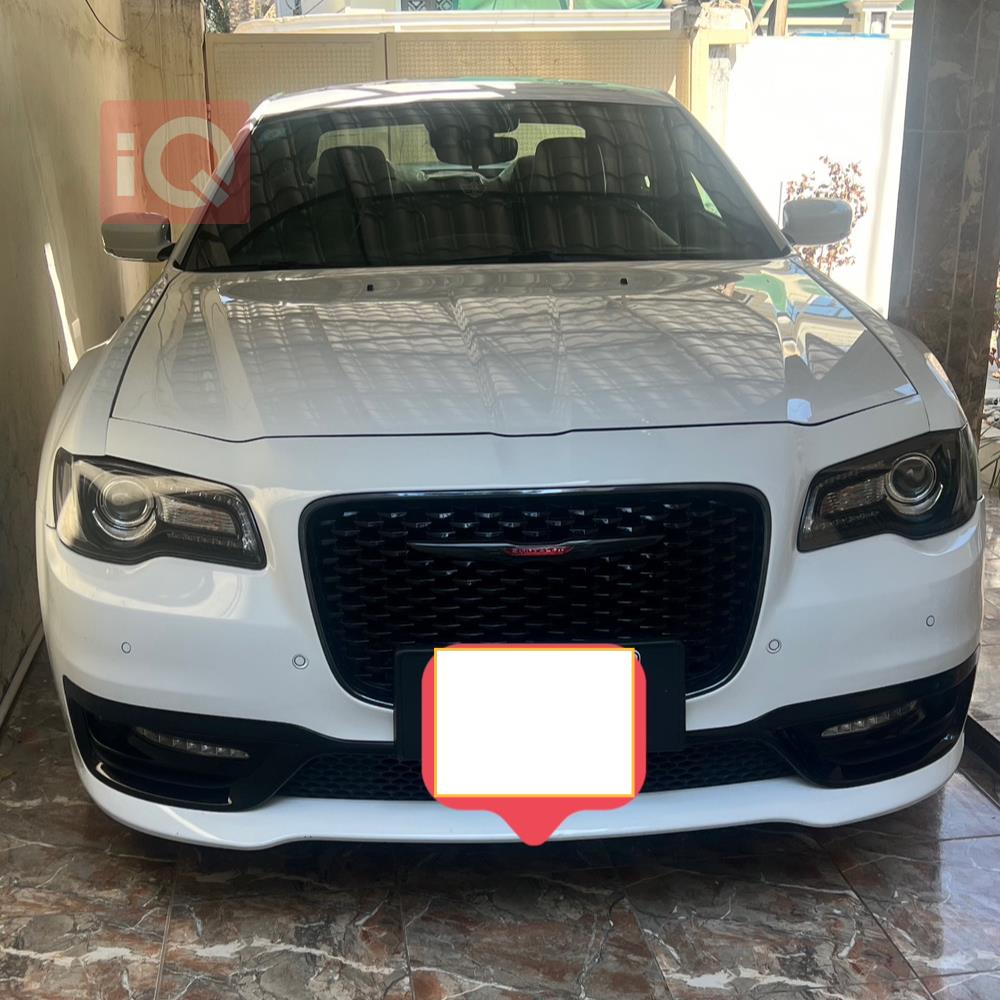 کرایسلەر 300